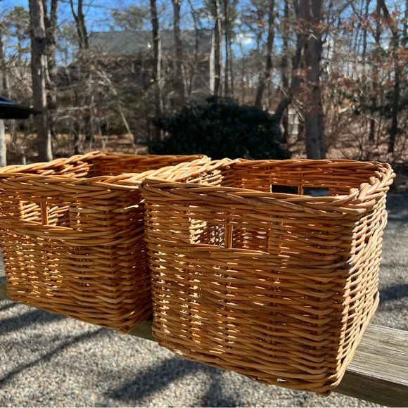 Pottery Barn Sabrina Baskets Large Wicker Storage Bin Basket Natural - Picture 2 of 9